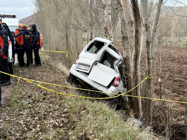 Sivas'ta Trafik Kazası: Üç Kişi Hayatını Kaybetti