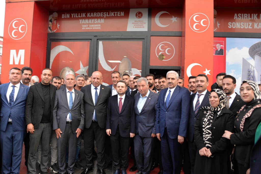 Bakan Gürlek Diyarbakır'da Partileri Ziyaret Etti