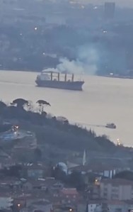 İstanbul Boğazı'nda Gemi Arızası Trafiği Durdurdu