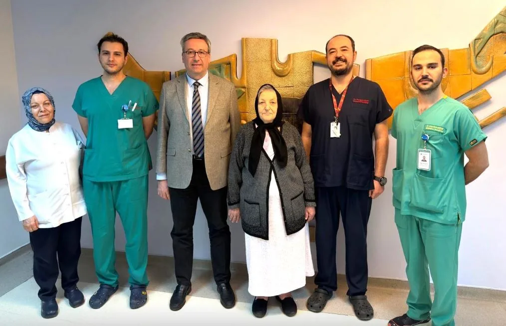 Kayseri'de 72 Yaşındaki Hastadan Dev Tümör Çıkarıldı