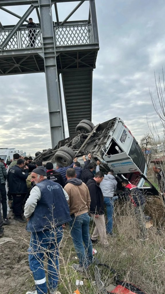 Ankara'da Halk Otobüsü Kazası: 4 Kişi Hayatını Kaybetti