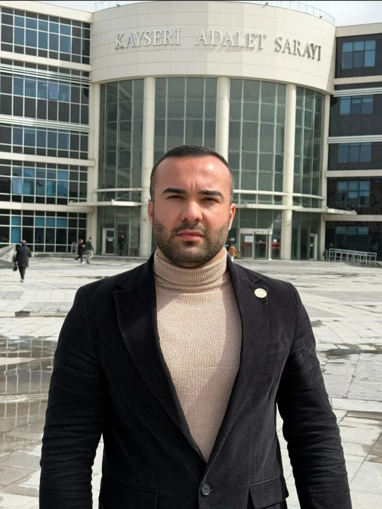 Kayseri'de Avukata Hakaret Eden Sanığa 10 Ay Hapis Cezası