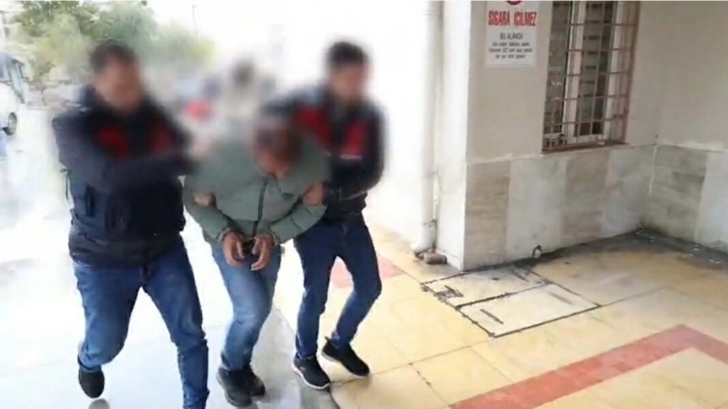 Kuşadası'nda Eş Zamanlı Uyuşturucu Operasyonu: 25 Gözaltı
