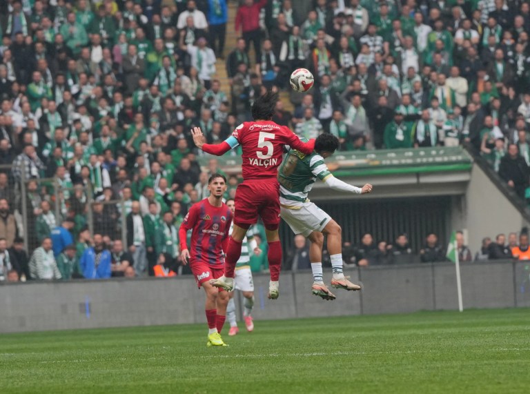 Bursaspor'un Liderliği Devam Ediyor: Mardin 1969 Spor'u 2-0 Yendi