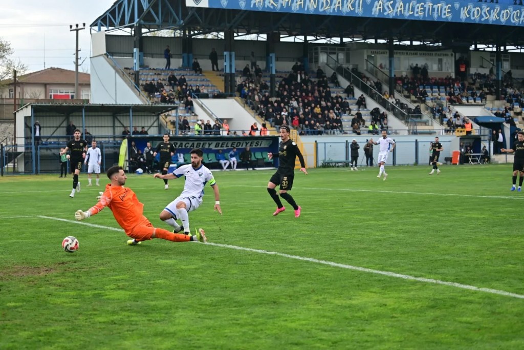 Karacabey Belediye Spor Kastamonuspor'u Farklı Geçti