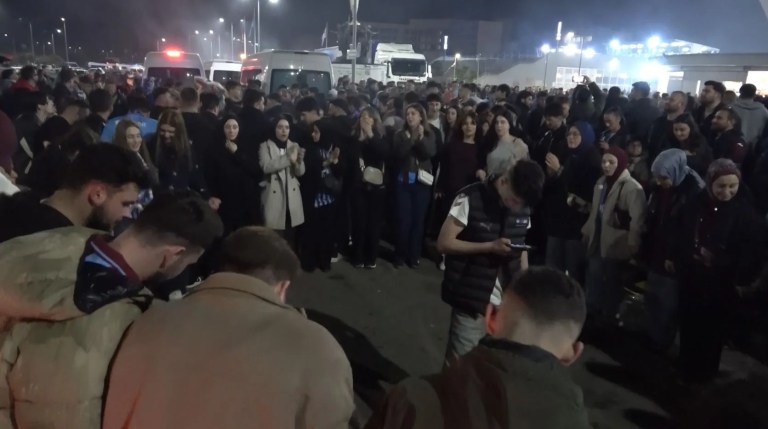 Trabzonspor Taraftarları Galatasaray Zaferini Coşkuyla Kutladı