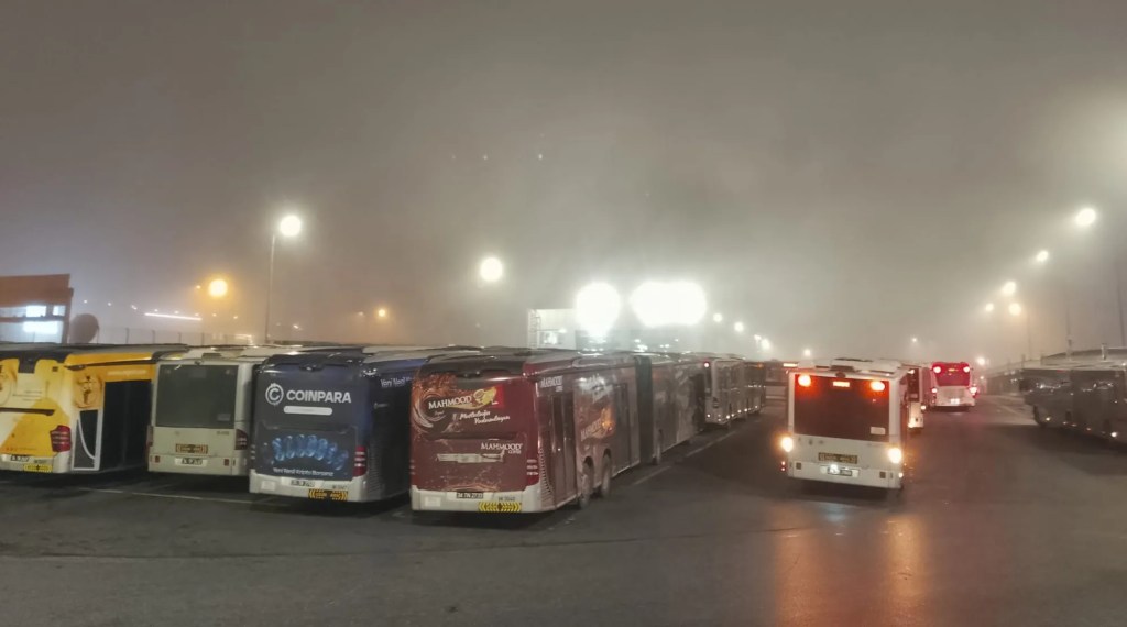 İstanbul'da Yoğun Sis Hayatı Olumsuz Etkiledi
