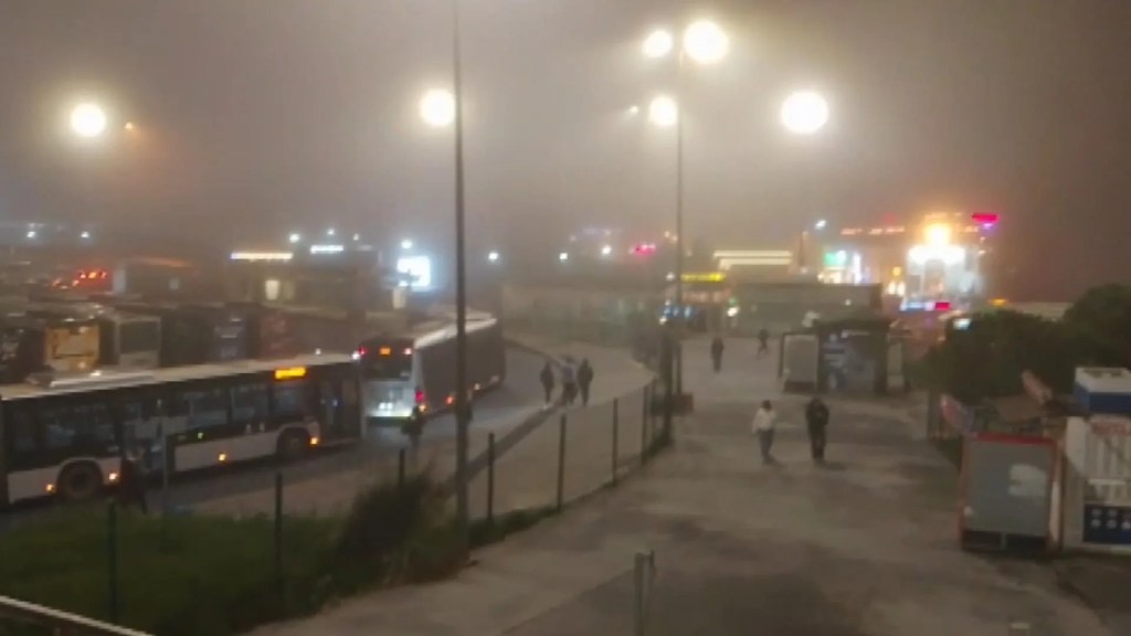 İstanbul'da Yoğun Sis Hayatı Olumsuz Etkiledi