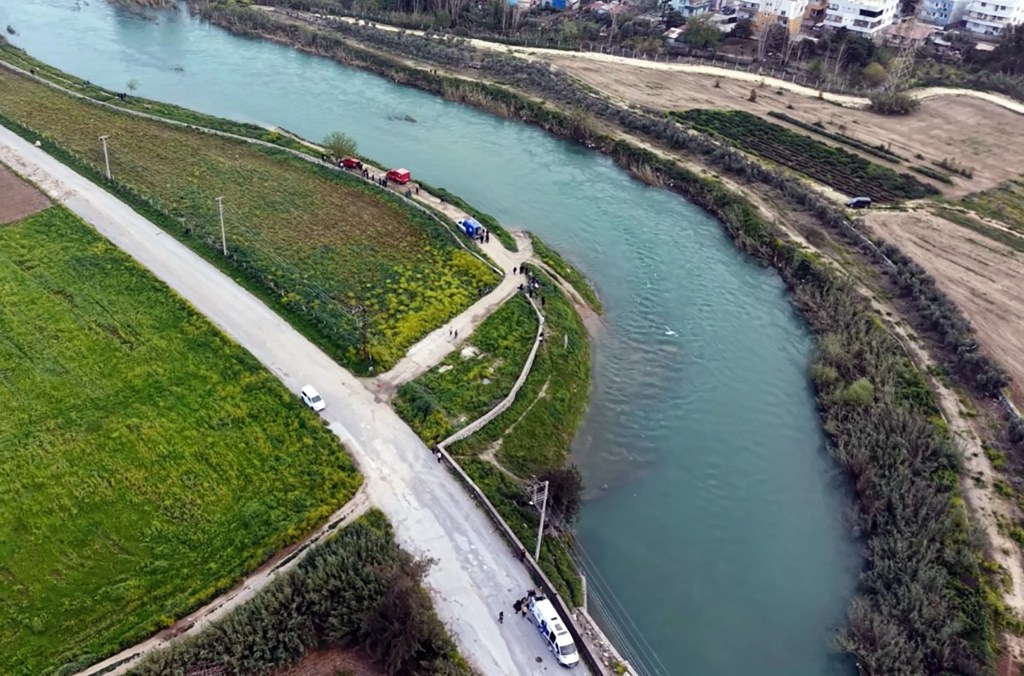Berdan Çayı'nda kaybolan genç için aramalar sürüyor