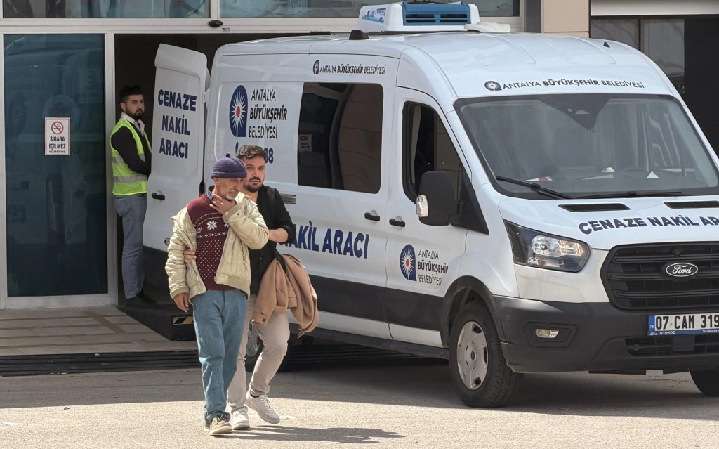 Antalya'da Trafik Kazası: İki Çocuk Hayatını Kaybetti