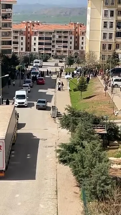 Siirt'te Site Aidatı Tartışması Kavgaya Dönüştü