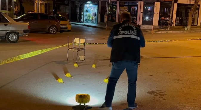 Çorum'da Cami Önünde Silahlı Saldırı: Bir Kişi Yaralandı