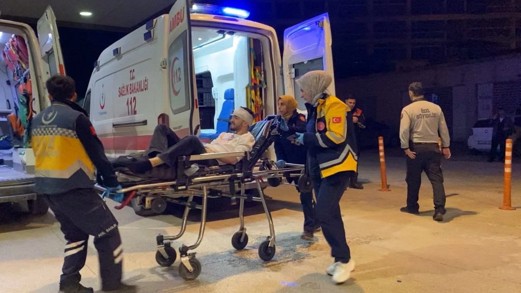 Bursa İnegöl'de Sopalı Kavga: Üç Kişi Yaralandı