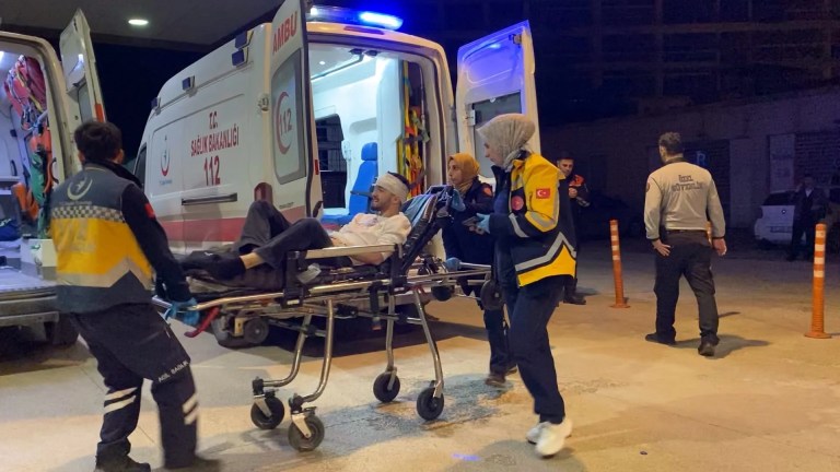 Bursa İnegöl'de Sopalı Kavga: Üç Kişi Yaralandı