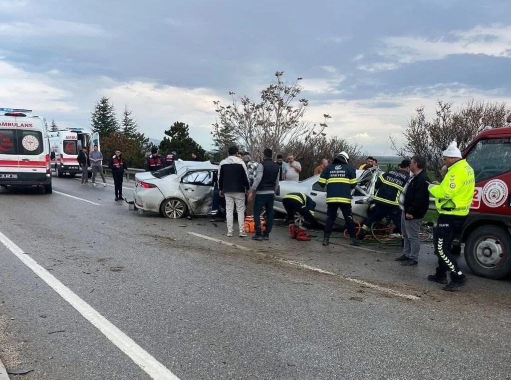 Eskişehir'de Trafik Kazası: 4 Kişi Hayatını Kaybetti