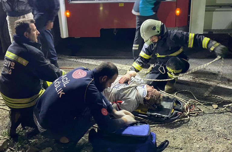 Tekirdağ'da Deniz Kenarına Düşen Otomobilde Yaralanma