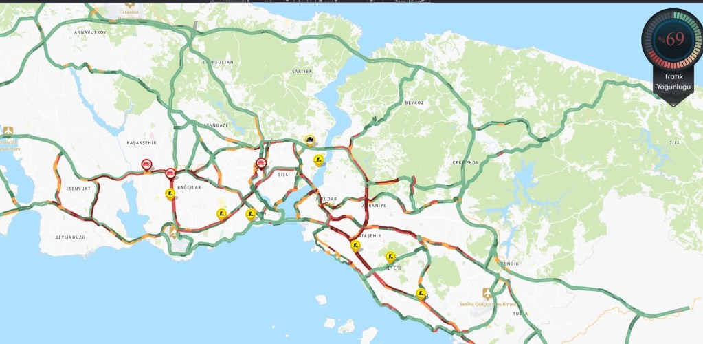 İstanbul'da Pazartesi Trafik Yoğunluğu Zirvede