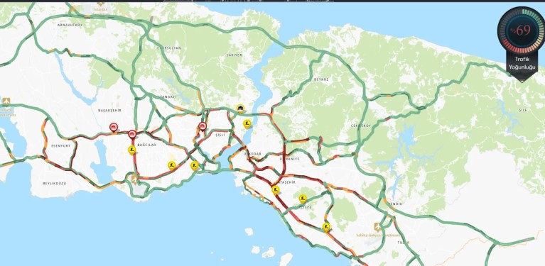 İstanbul'da Pazartesi Trafik Yoğunluğu Zirvede