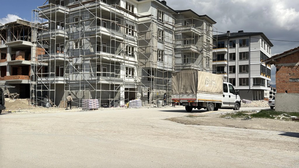 Kütahya'da İnşaat Kazası: İki İşçi Yaralandı