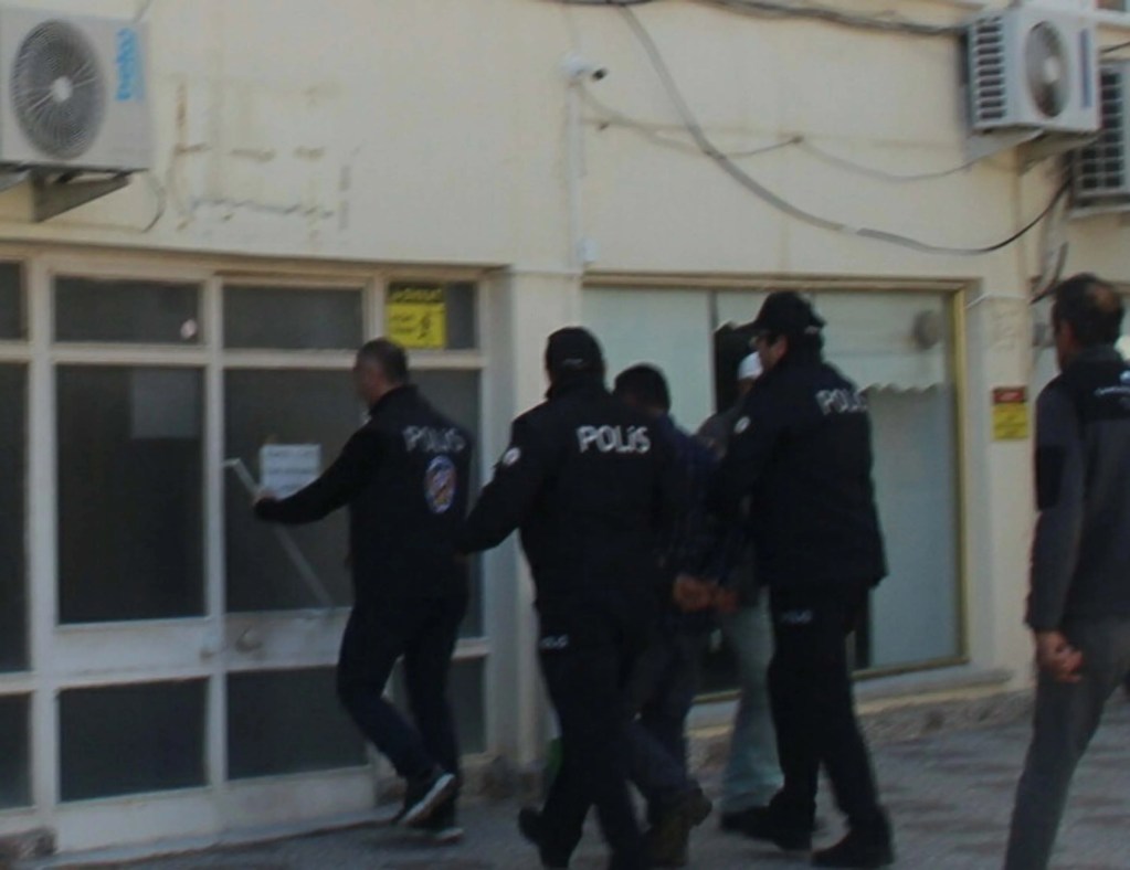Çanakkale'de Eşini Öldüren Koca Tutuklandı