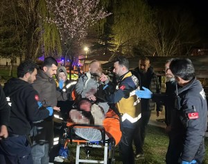 Nevşehir'de Parkta Bıçaklı Kavga: Üç Kişi Yaralandı