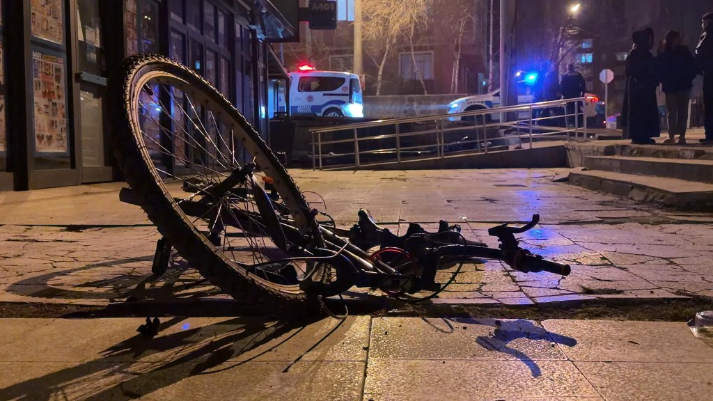 Erzurum'da Bisikletli Çocuğa Otomobil Çarptı