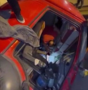 Tuzla'da TEM Otoyolu'nda TIR Kazası Trafiği Kilitledi