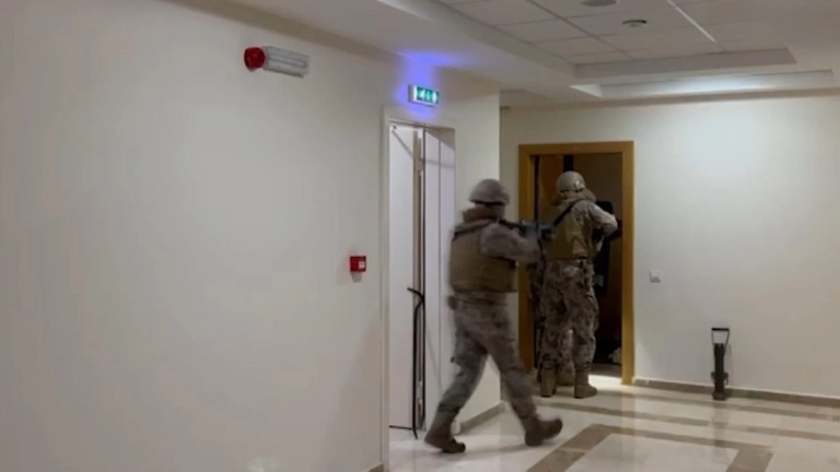 İstanbul'da Terör Operasyonu: 17 Kişi Gözaltında