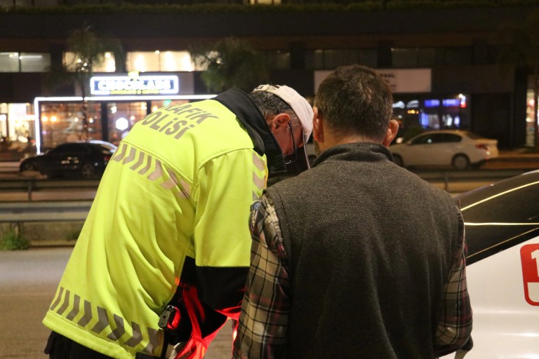 Antalya'da Beşinci Kez Alkollü Yakalanan Sürücüye Ağır Ceza