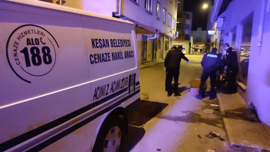 Keşan'da Bir Kişi Sokakta Ölü Bulundu