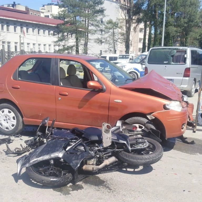 Arhavi'de motosiklet kazası: Sürücü hayatını kaybetti