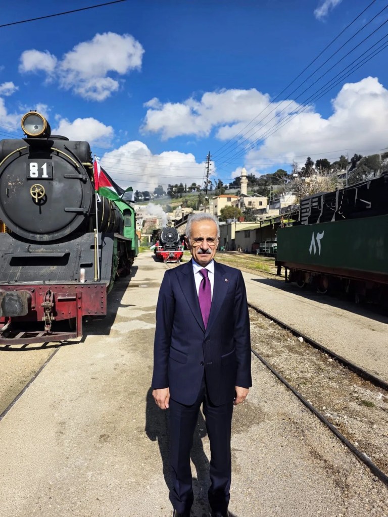 Bakan Uraloğlu Ürdün'de Tarihi Hicaz Demiryolu'nu Ziyaret Etti