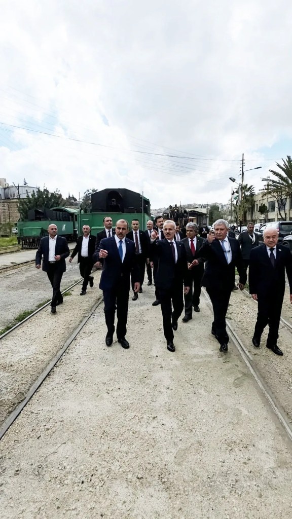 Bakan Uraloğlu Ürdün'de Tarihi Hicaz Demiryolu'nu Ziyaret Etti