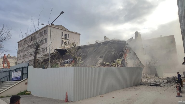 Keşan'da Tehlikeli Bina Yıkımına Ağır Ceza