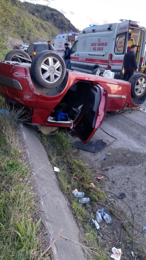 Zonguldak'ta ormancıların aracı takla attı, 3 yaralı