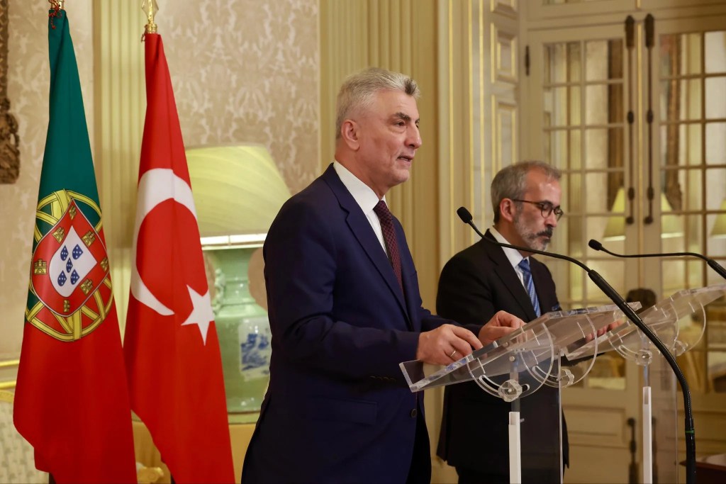 Bakan Bolat, Lizbon'da Türkiye-Portekiz iş birliğini güçlendirdi