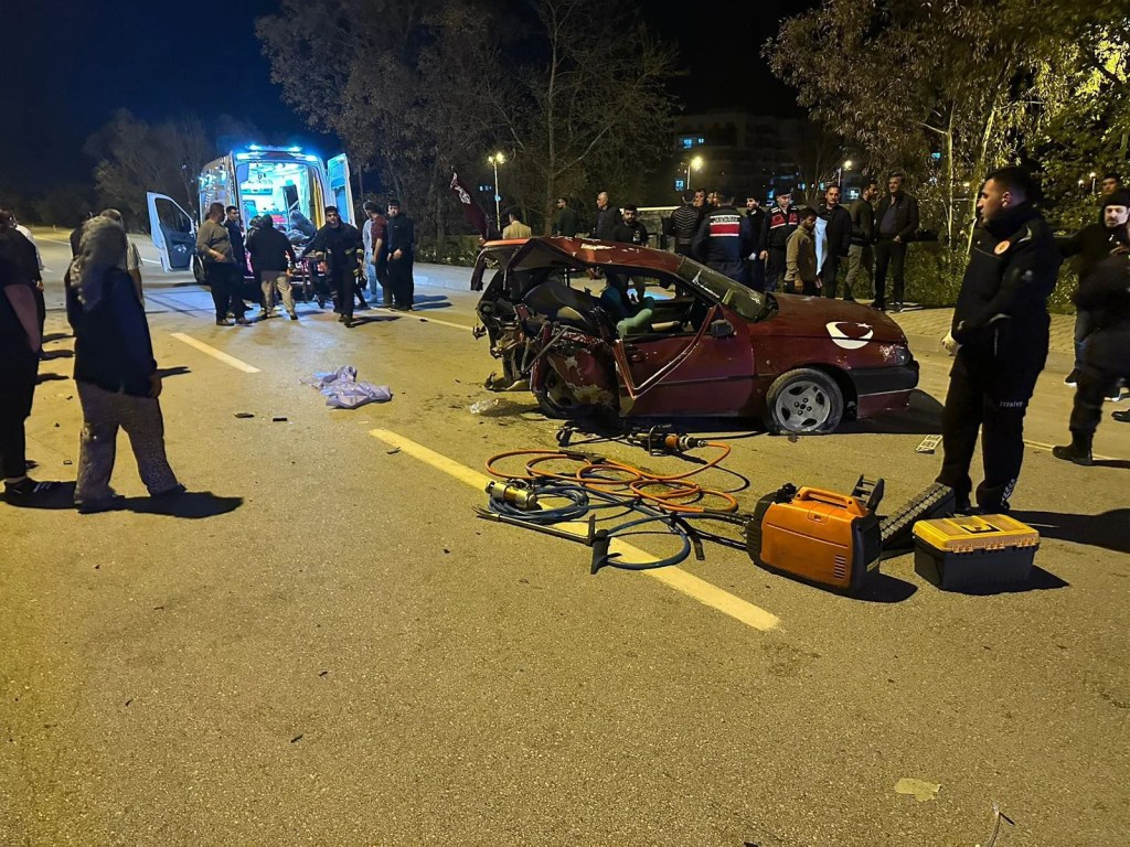 Antalya'da Trafik Kazası: 1 Ölü, 5 Yaralı