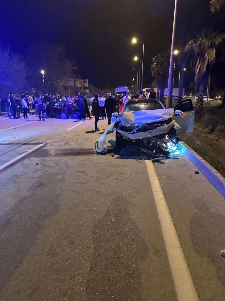 Antalya'da Trafik Kazası: 1 Ölü, 5 Yaralı