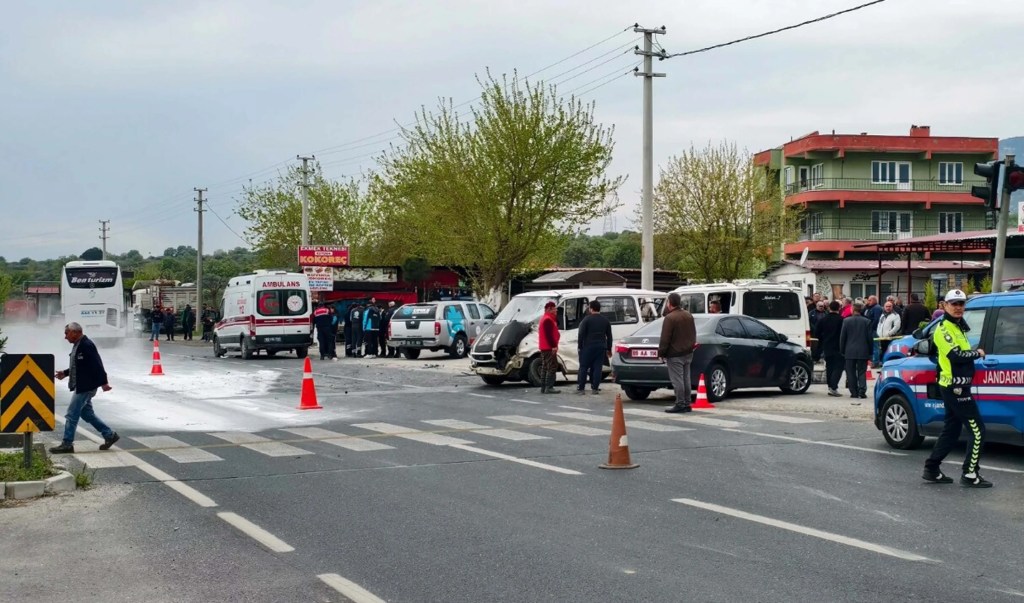Aydın'da Trafik Kazası: 1 Ölü, 3 Yaralı