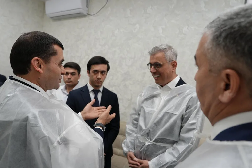 Bakan Memişoğlu Buhara Tıp Merkezi'ni Ziyaret Etti