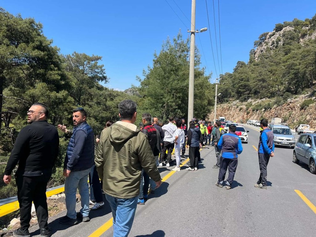 Fethiye'de Beton Mikseri Kazası: Şoför Yaralandı
