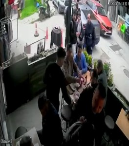 Bursa'da Restoranda Heimlich Manevrası Hayat Kurtardı