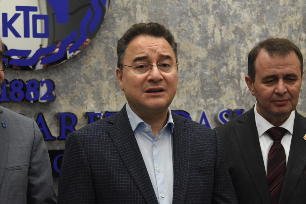Ali Babacan: Türkiye İthalata Bağımlı Hale Geldi