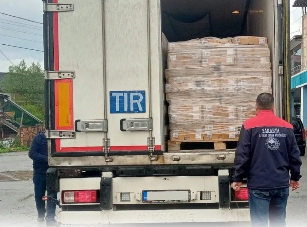 Sakarya'da Tarihi Geçmiş 32 Ton Tavuk Eti Bulundu
