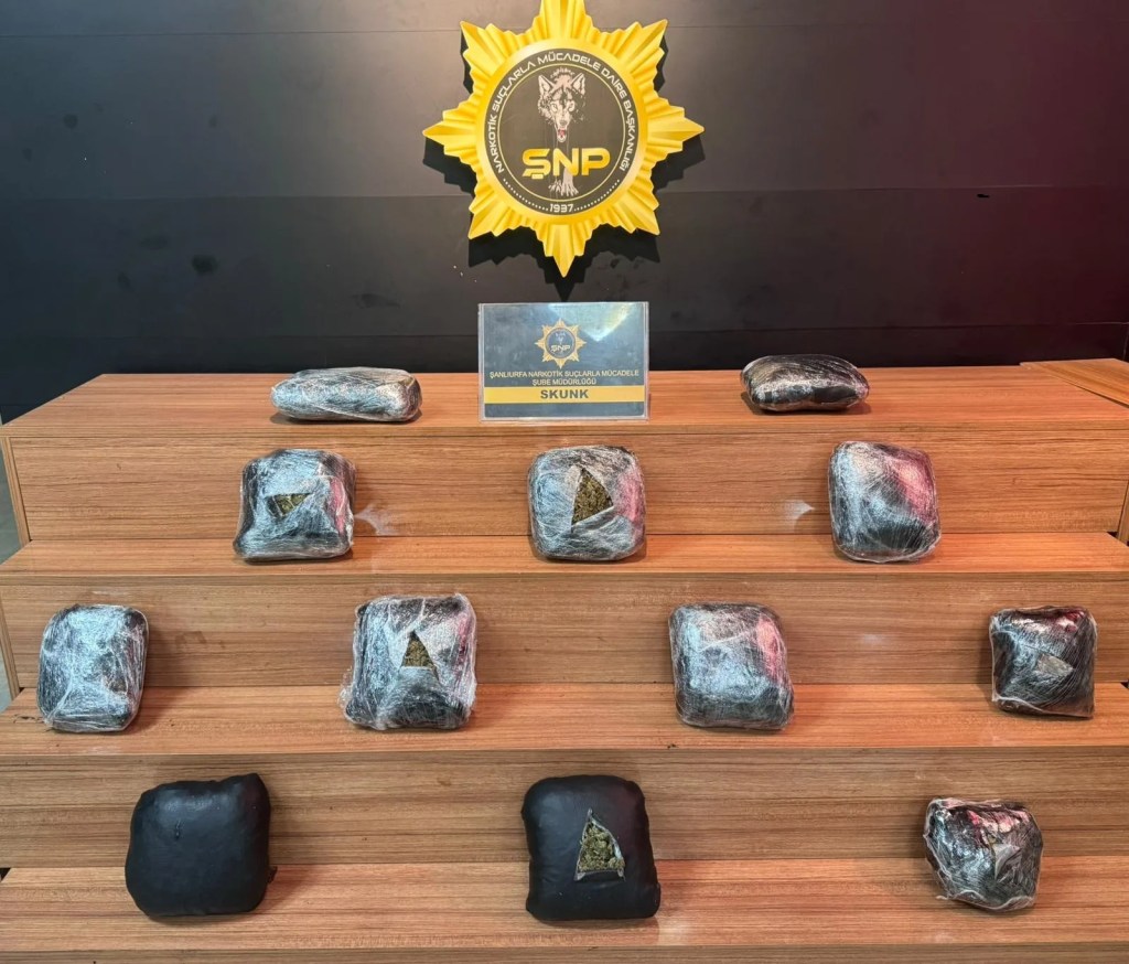 Şanlıurfa'da Polis 8 Kilo Skunk Ele Geçirdi