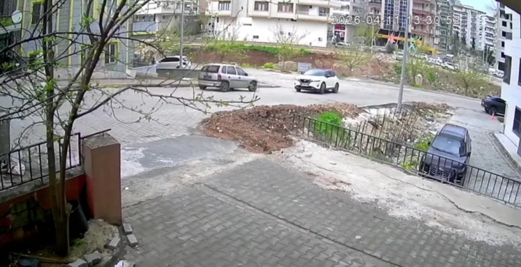 Şanlıurfa'da Park Halindeki Araç Dereye Düştü