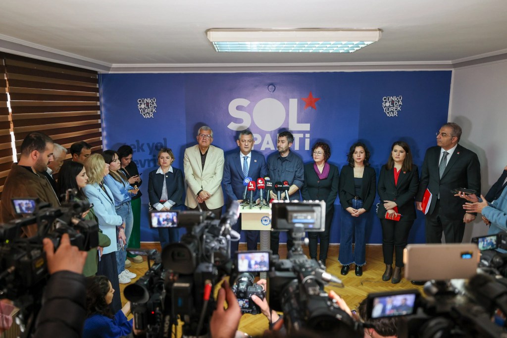 Özgür Özel'den Ara Zam ve Siyasi Etik Vurgusu