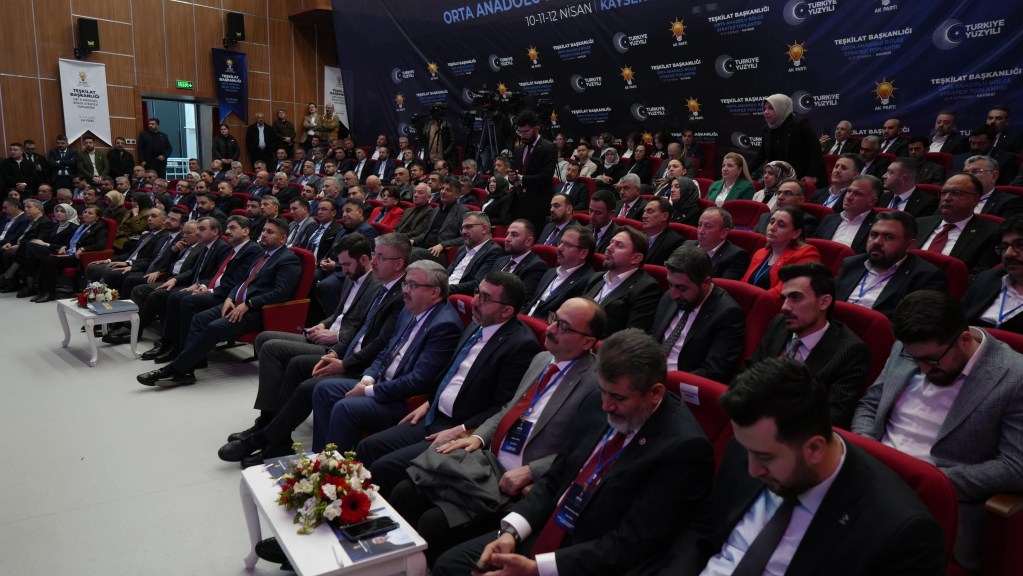 Ahmet Büyükgümüş: Ara Seçim Psikolojisiyle Oyalama Çabası