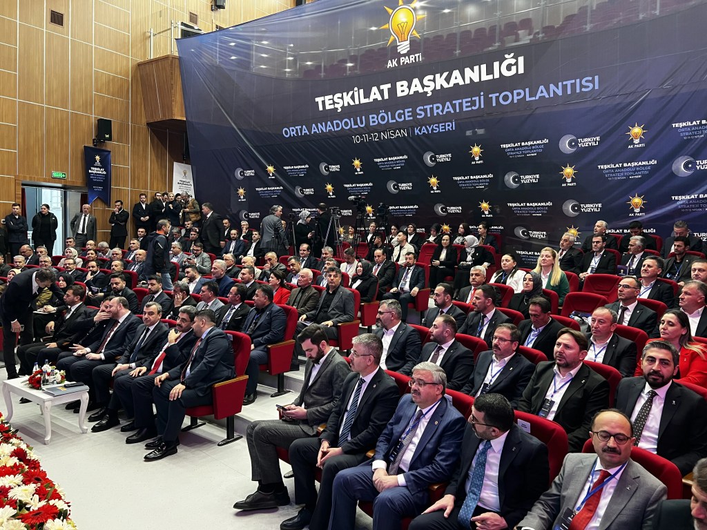 Ahmet Büyükgümüş: Ara Seçim Psikolojisiyle Oyalama Çabası