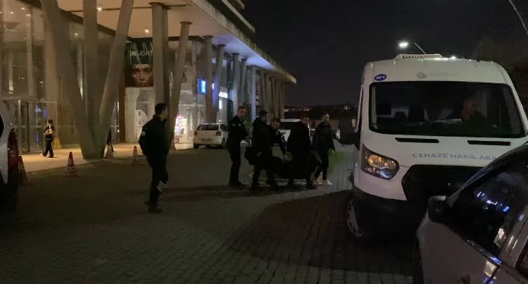 Zeytinburnu'nda Cinayet: Baba ve Eski Eşini Öldürdü